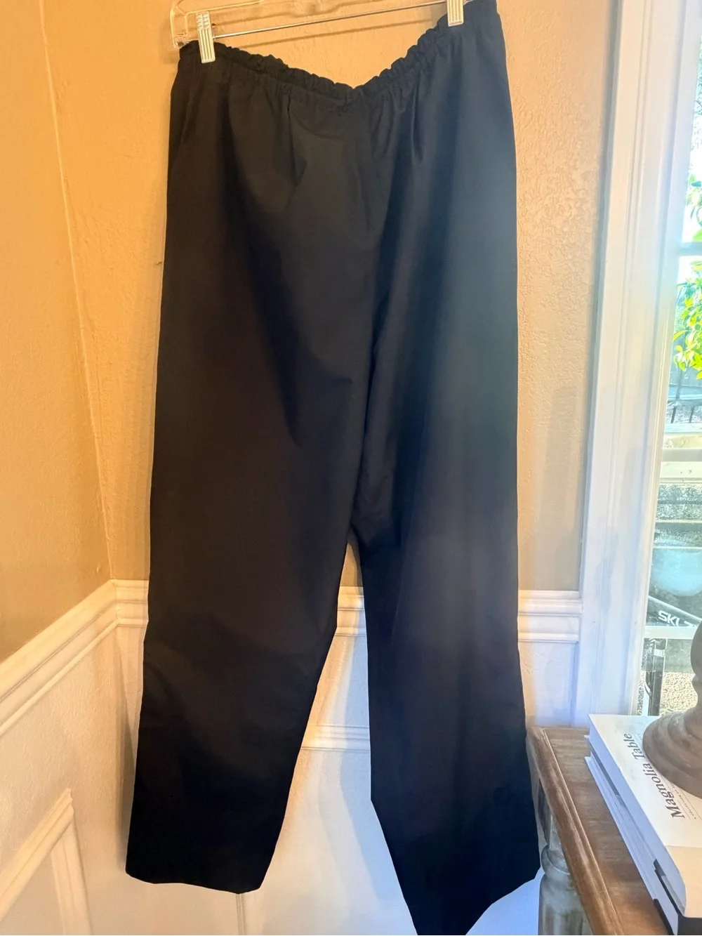 DryJoys golf rain pants by FootJoy Men's Black Elastic-Waist all weather Pants